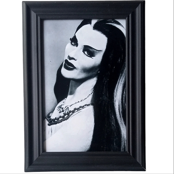 Lilly Munster Corset Vintage Goth Punk Rockabilly retro Gothic art decor 60s Art - Picture 2 of 3